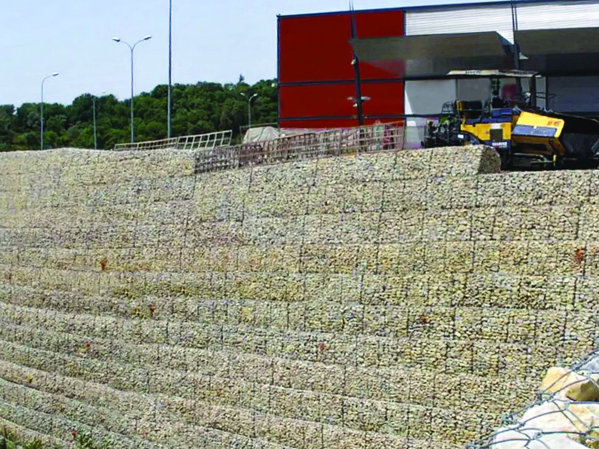 Ściana oporowa z gabionów