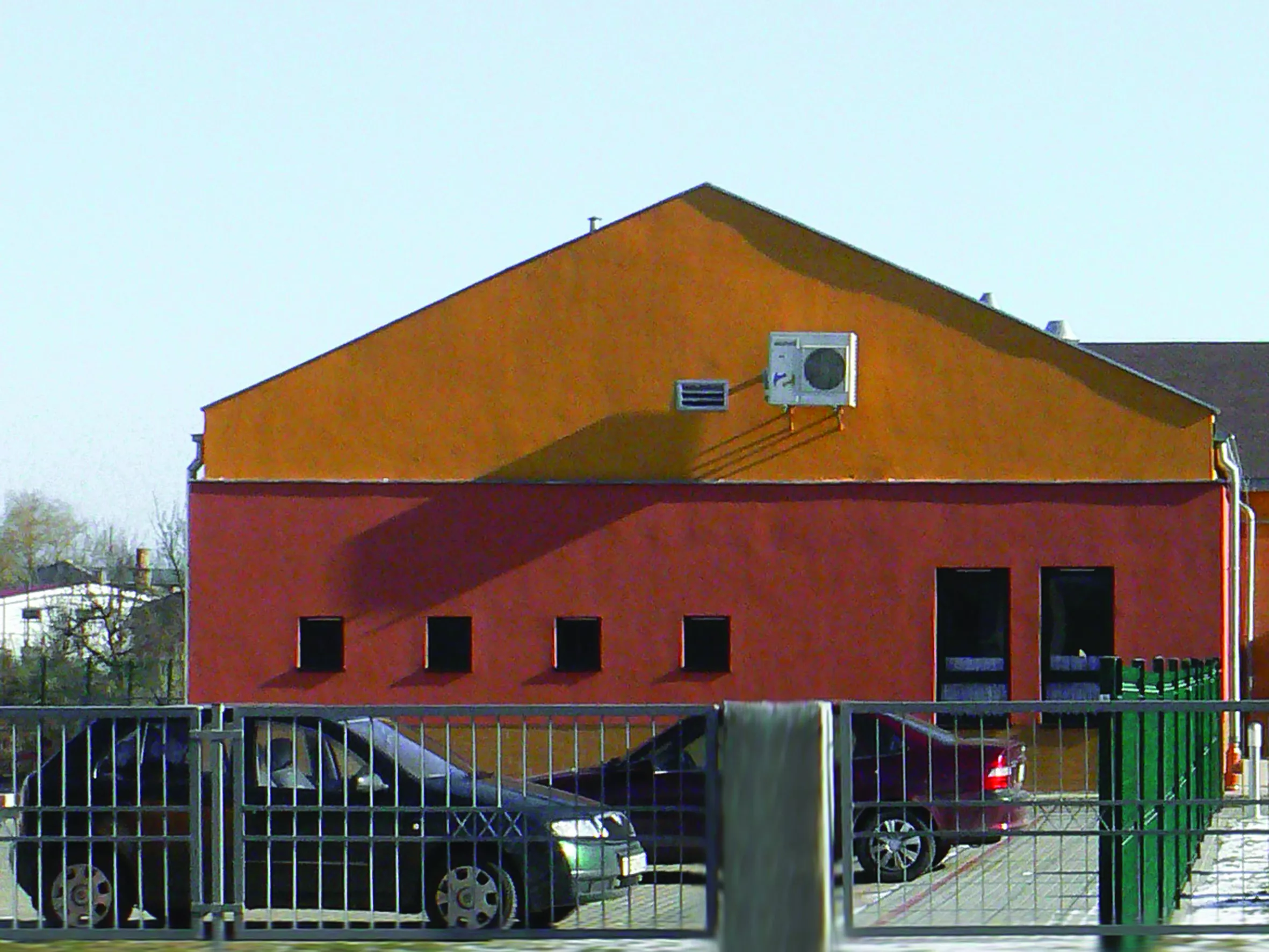 Budynek posadowiony na gruntach organicznych z zastosowaniem „materaca” z Leca® KERAMZYTU geotechnicznego
