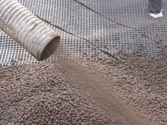 We wrocławskim Afrykarium Leca® KERAMZYT układano pompą