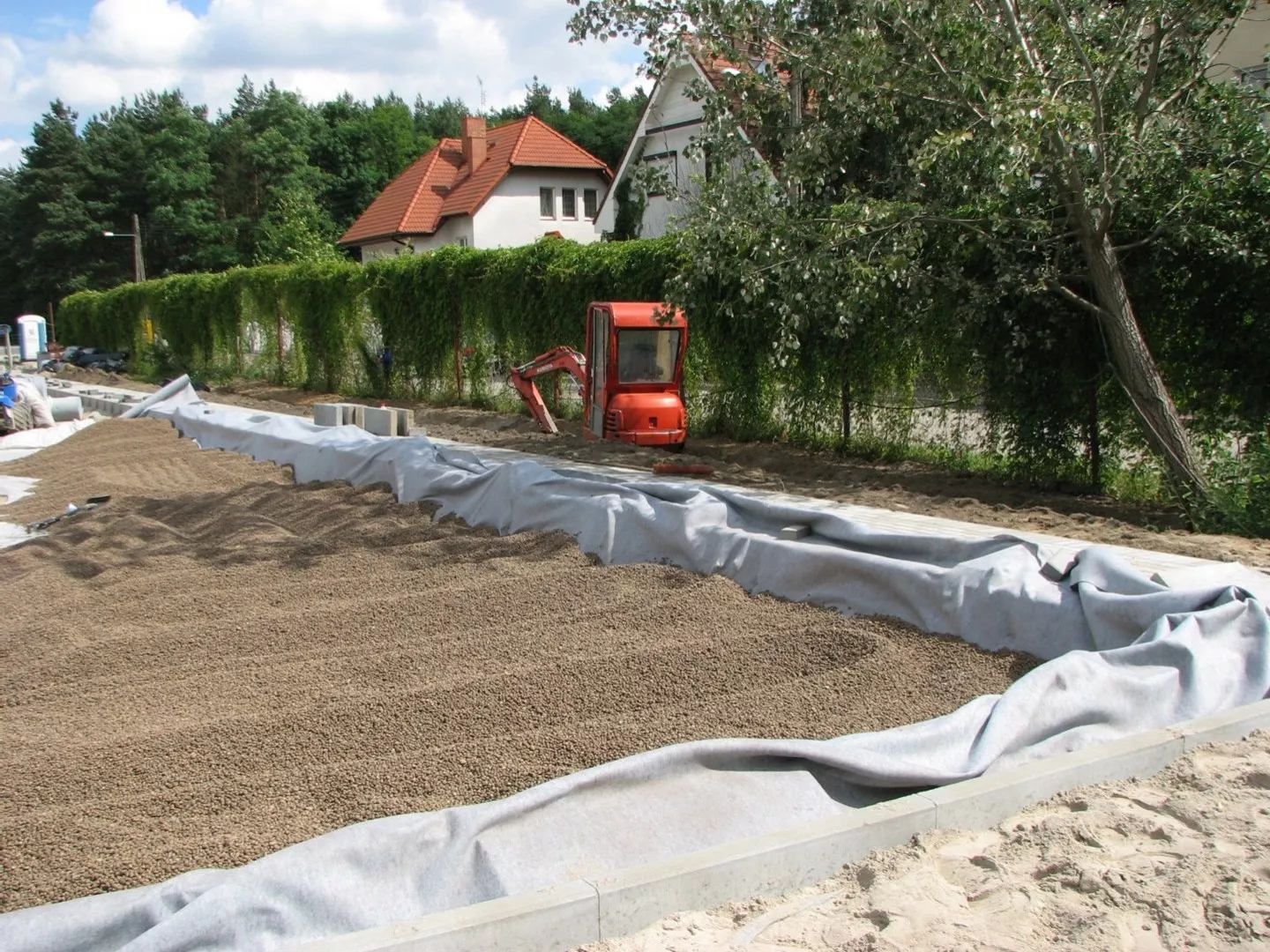 Wykonanie drenażu pod boisko w Bogucinie