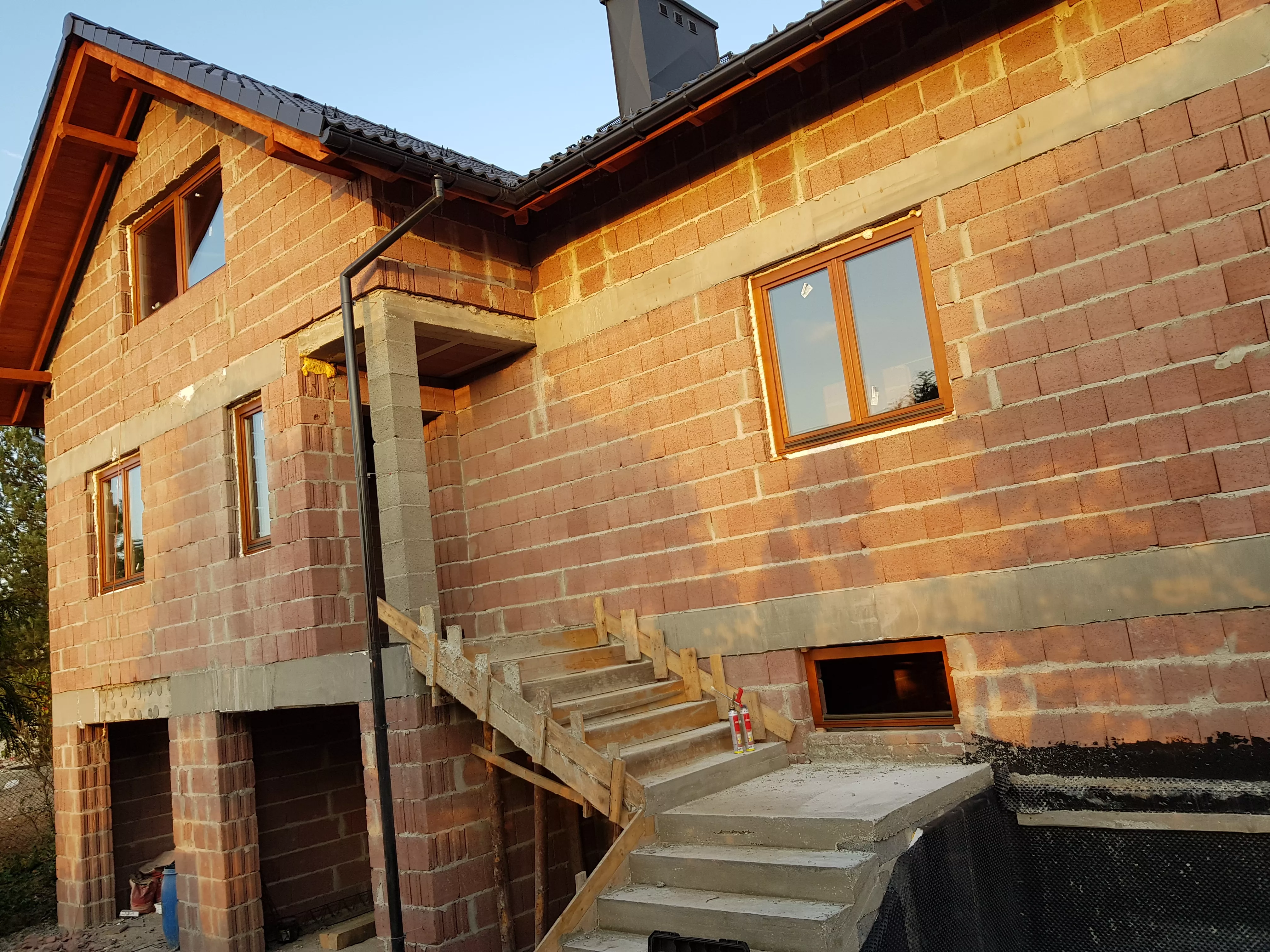 pustaki leca blok 24